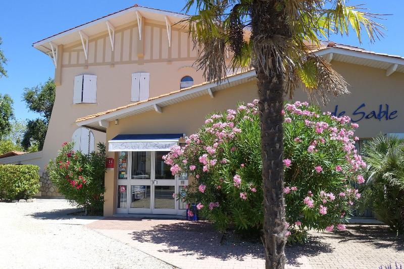 Hotel Le Grain De Sable Ares Buitenkant foto